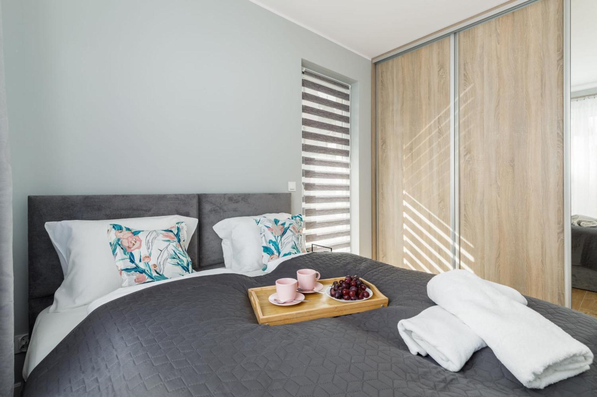 Stylish Apartment Rybacka With Parking By Noclegi Renters Miedzywodzie Bagian luar foto