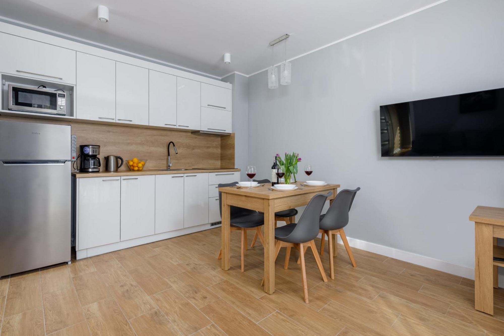 Stylish Apartment Rybacka With Parking By Noclegi Renters Miedzywodzie Bagian luar foto