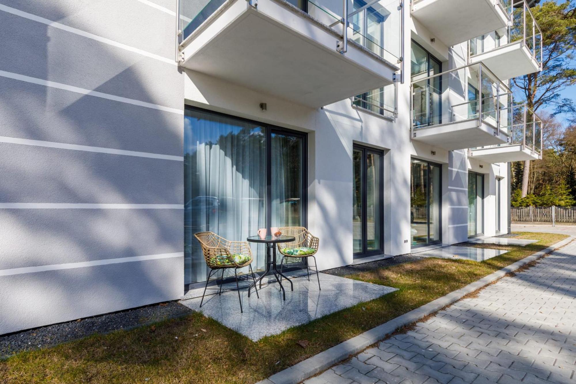Stylish Apartment Rybacka With Parking By Noclegi Renters Miedzywodzie Bagian luar foto