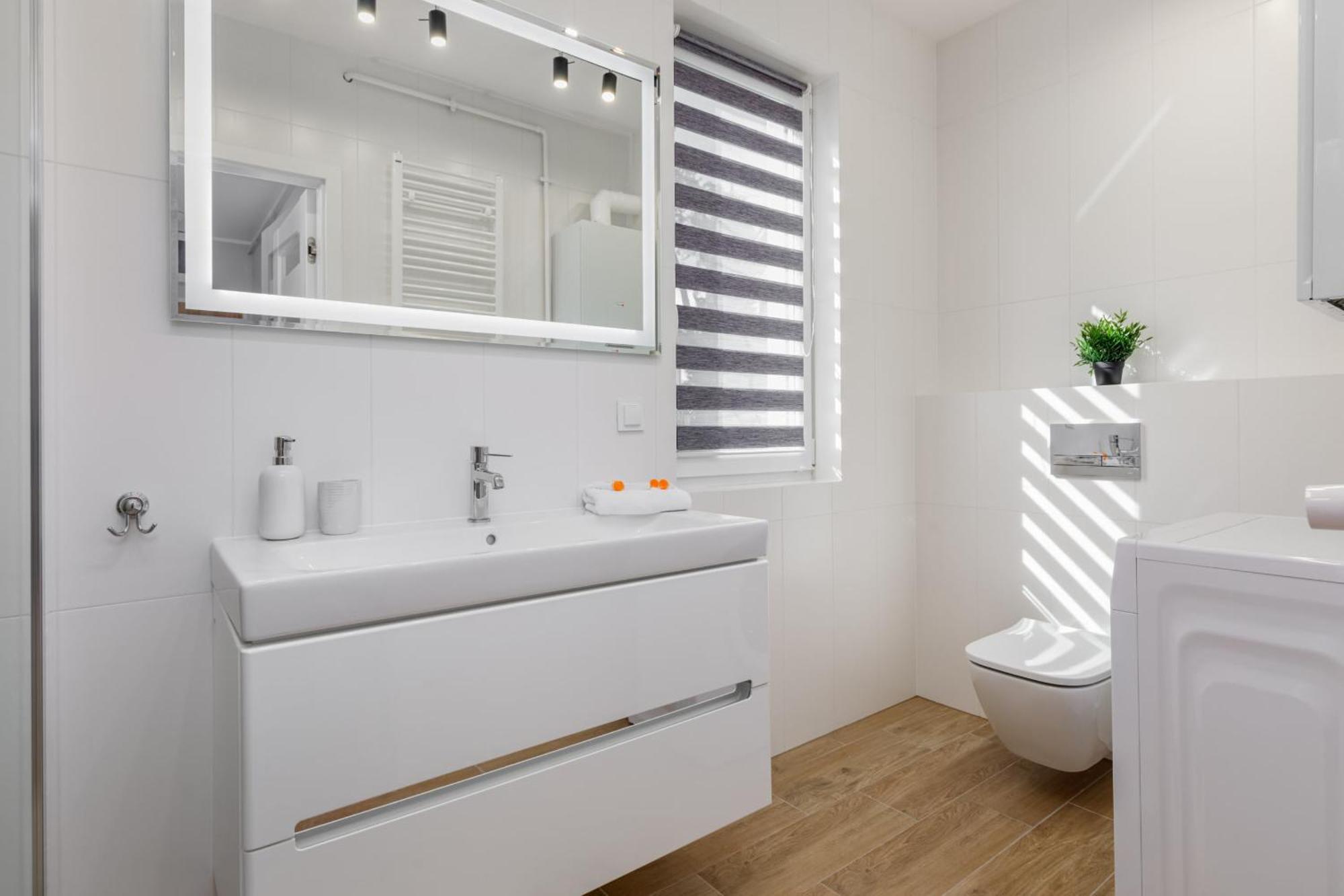 Stylish Apartment Rybacka With Parking By Noclegi Renters Miedzywodzie Bagian luar foto