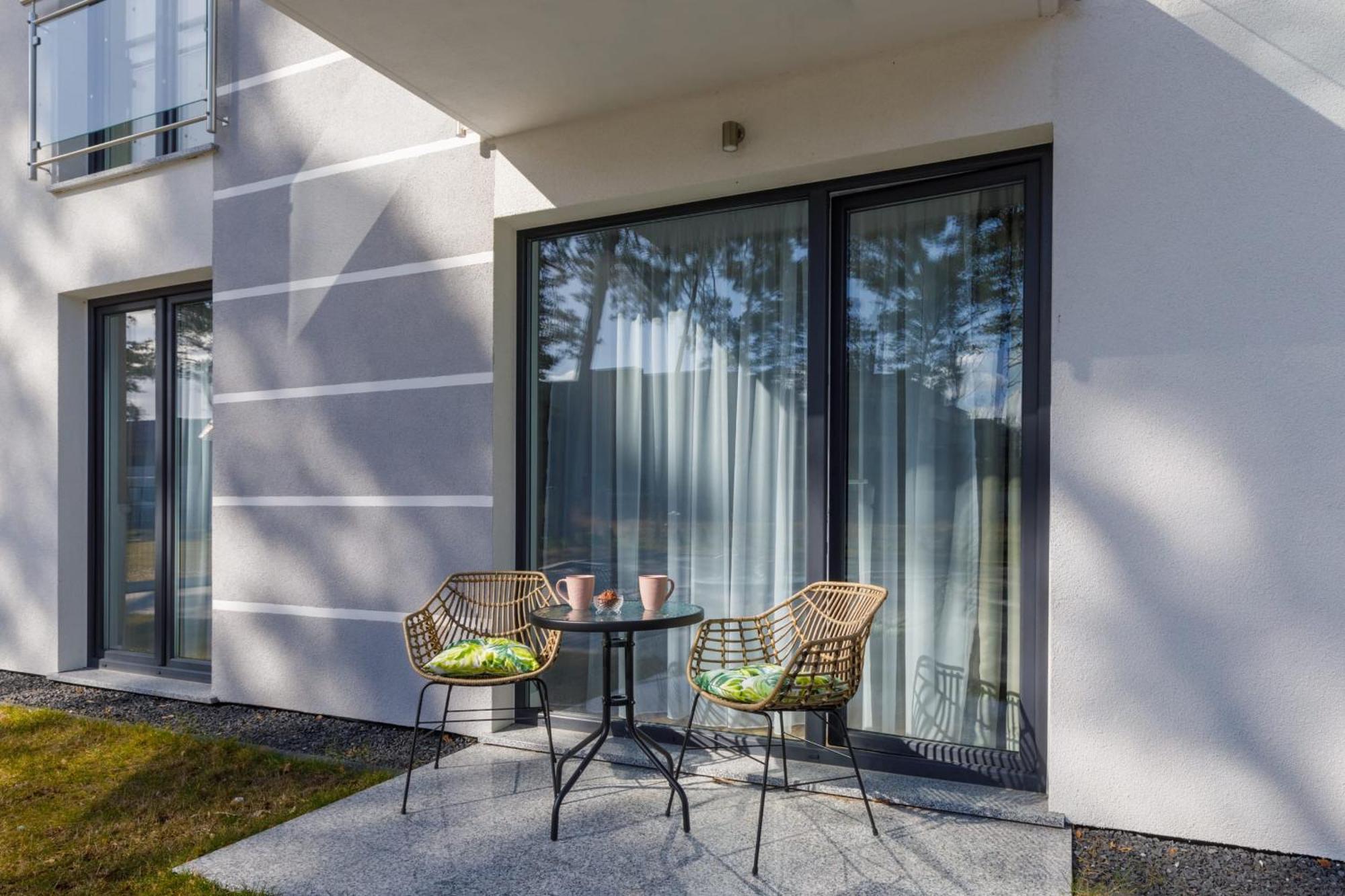 Stylish Apartment Rybacka With Parking By Noclegi Renters Miedzywodzie Bagian luar foto