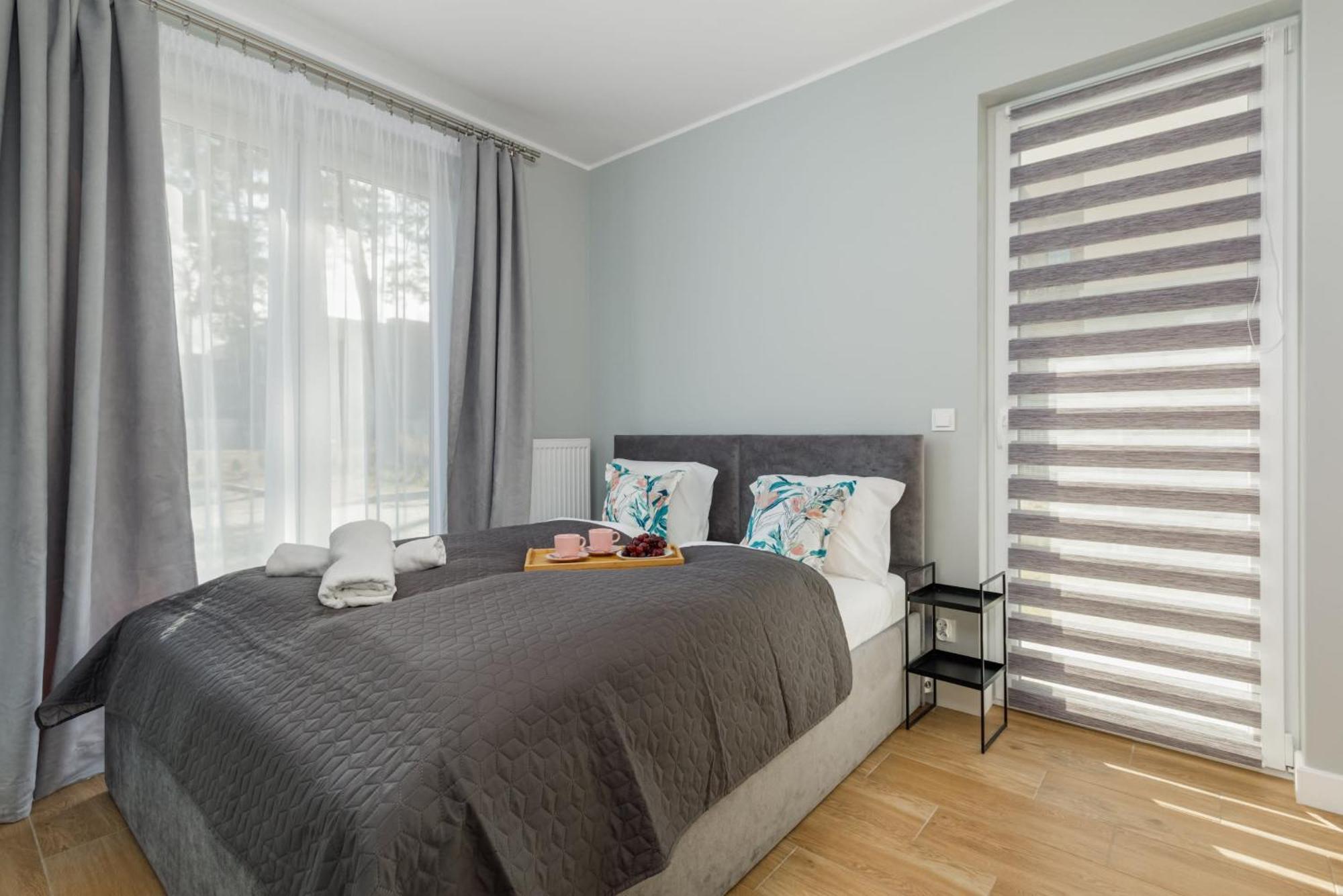 Stylish Apartment Rybacka With Parking By Noclegi Renters Miedzywodzie Bagian luar foto